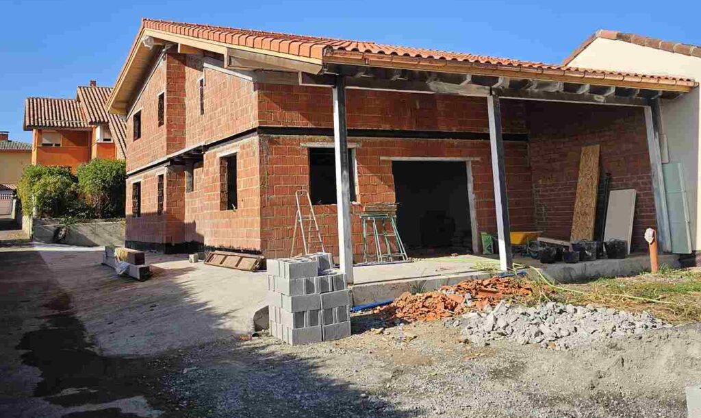 Fachadas en El Entrego - Construcciones y Reformas Araujo
